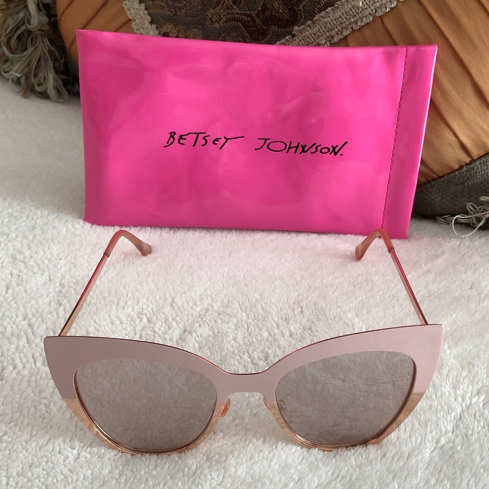 Betsey Johnson Rose Gold Cat-Eye Sunglasses with Pink BJ Case as Pic’d, like new